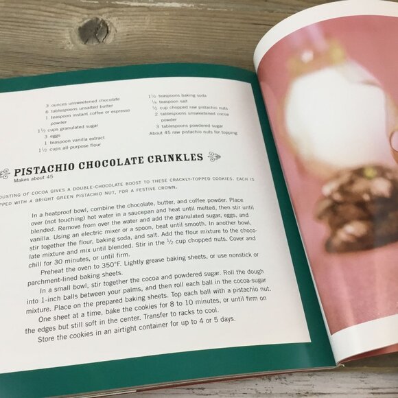 The Christmas Cookie Book By Lou Seibert Pappas Hardcover Recipes & Photos - Picture 8 of 8